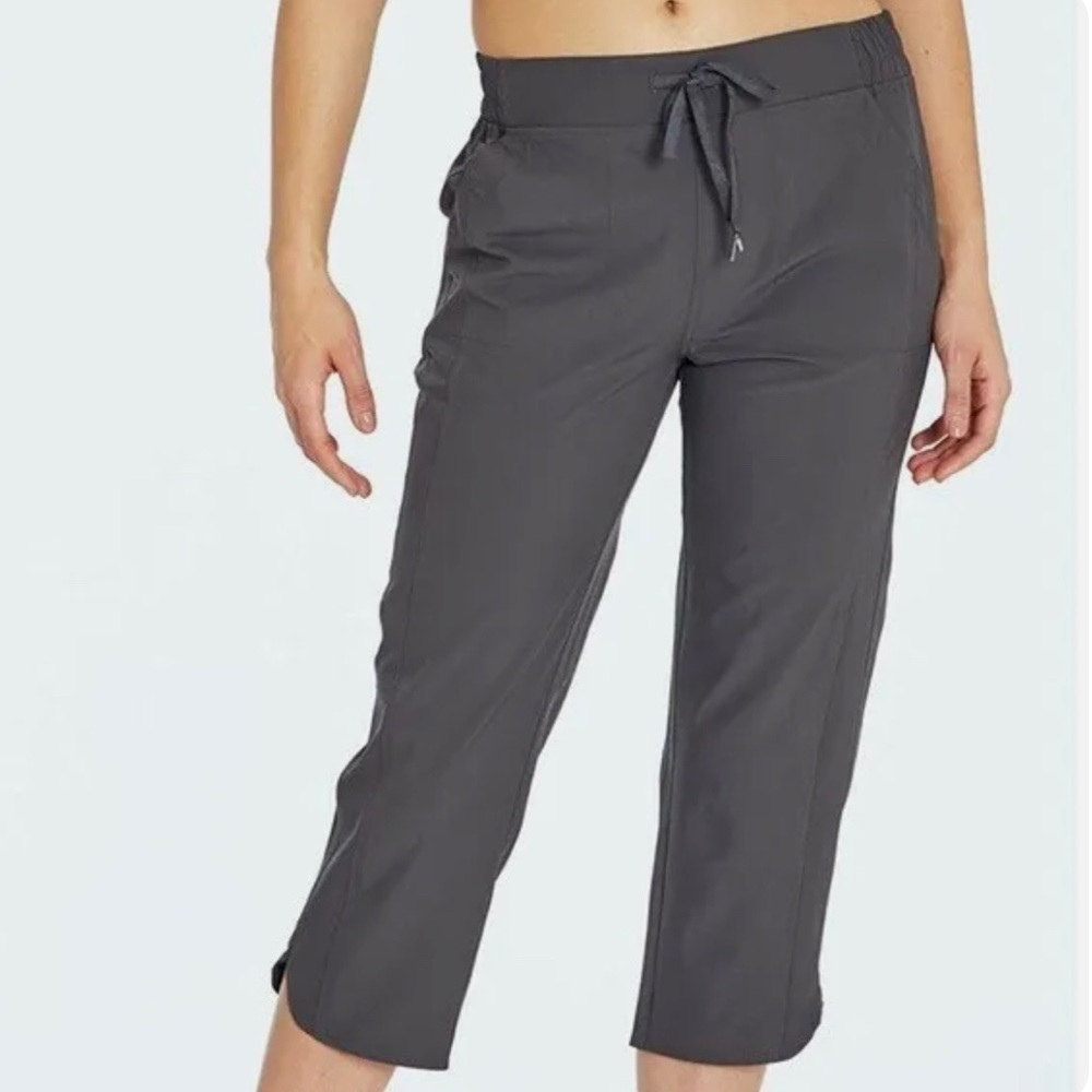 Marika Hana Stretch Woven Pocket Capri Pant size S - Picture 1 of 9